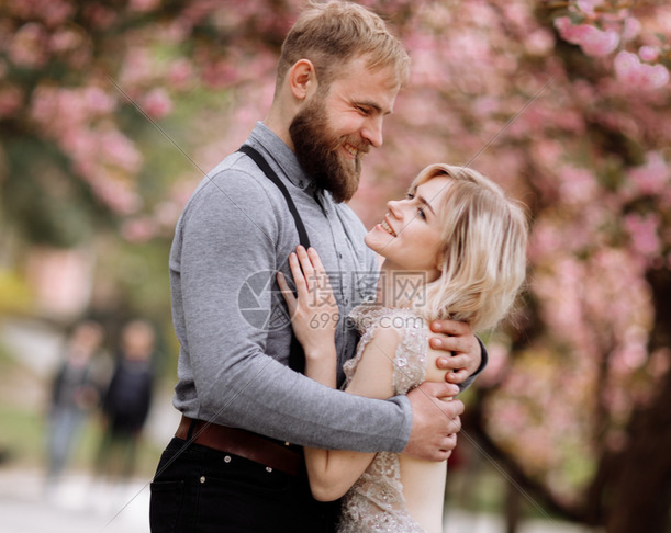 Coffee Date Tips to Impress a Girl (Simple but Effective)